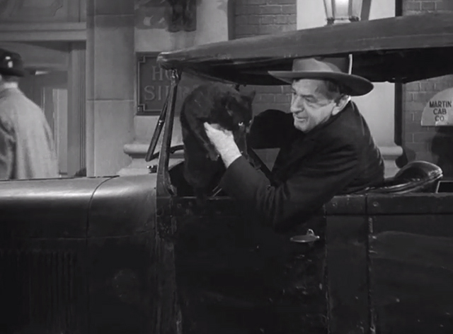 Charlie Chan in Reno - Sheriff Fletcher Slim Summerville with black cat Priscilla in front seat of car