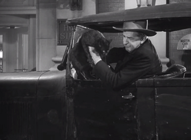 Charlie Chan in Reno - Sheriff Fletcher Slim Summerville with black cat Priscilla in front seat of car