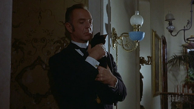 The Horrible Dr. Hichcock - Robert Flemyng holding black cat Jezebel