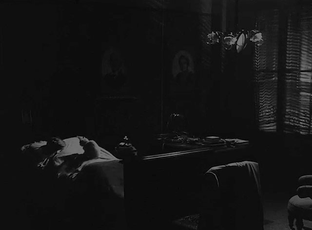 L'impiegato - Fernando Nino Manfredi sleeping in dark room with white cat Romoletto on his chest