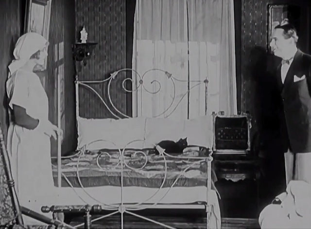 Mr. Fix-It - black cat on bed between Mary Wanda Hawley and Dick Douglas Fairbanks