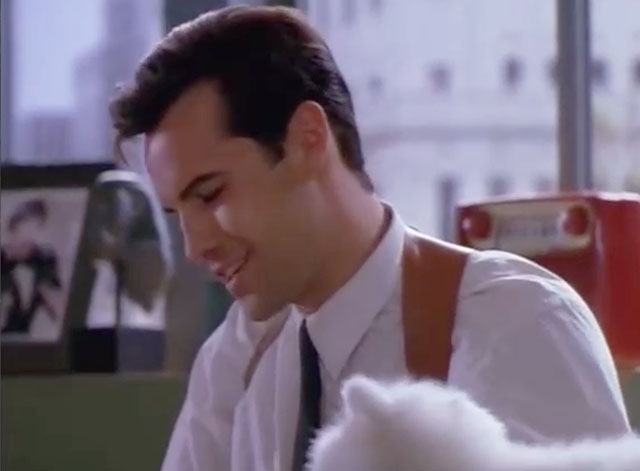 The Silence of the Hams - Jo Dee Fostar Billy Zane with fake longhair white cat