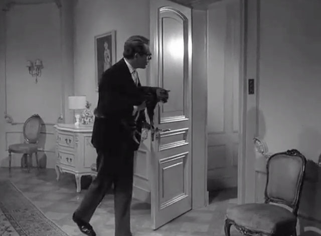 Danger Man - The Hunting Party - Drake Patrick McGoohan carrying tabby cat