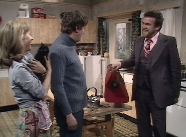 The Good Life - The Weaker Sex? - black kitten held by Barbara Felicity Kendal with Tom Richard Briers and Sam Tony Selby