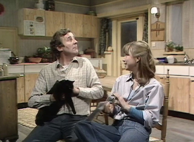 The Good Life - Going to Pot - black kitten held by Tom Richard Briers with Barbara Felicity Kendal