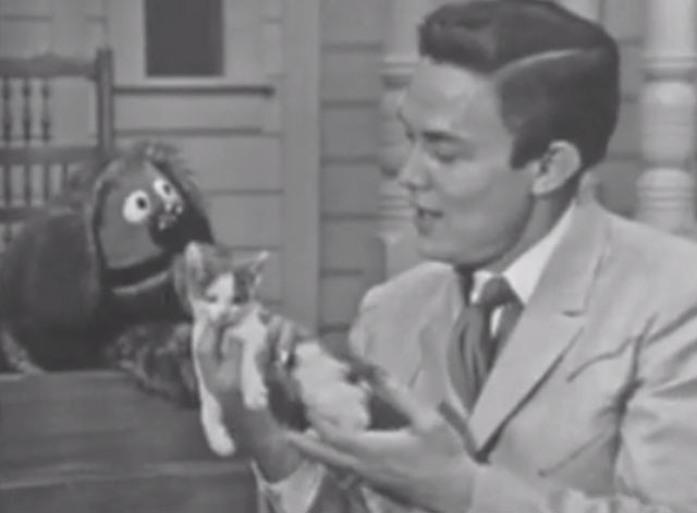 The Jimmy Dean Show - Episode 1.25 - Jimmy Dean with calico kitten Fluffy and Muppet Rowlf the dog