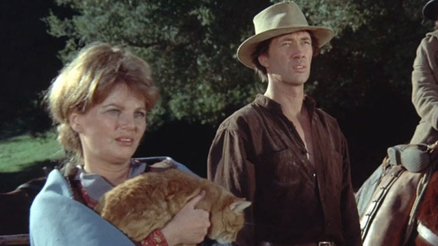 Kung Fu - Nine Lives - Widow Tackaberry Geraldine Brooks holding ginger tabby cat with Caine David Carradine