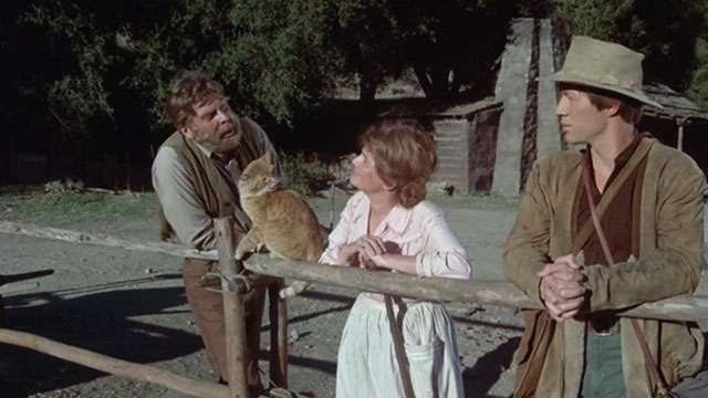 Kung Fu - Nine Lives - ginger tabby cat on fence with Widow Tackaberry Geraldine Brooks, Caine David Carradine and Shawn Albert Salmi