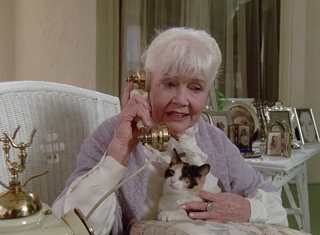 Murder, She Wrote - The Perfect Foil - Aunt Mildred Penny Singleton on phone with calico cat in lap