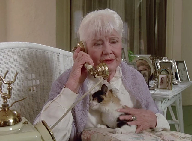 Murder, She Wrote - The Perfect Foil - Aunt Mildred Penny Singleton on phone with calico cat in lap