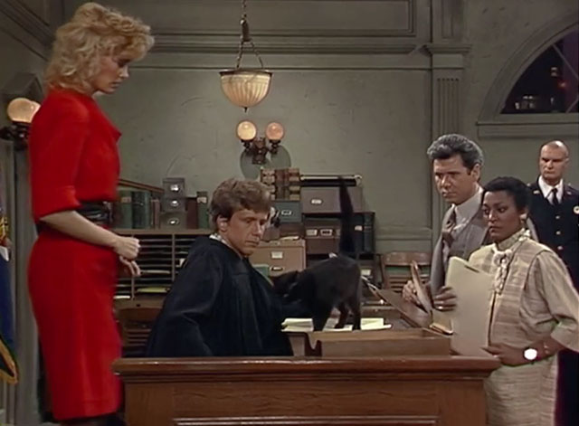 Night Court - Hi Honey, I'm Home - black cat running across Judge Stone Harry Anderson bench with Charley D.D. Howard, Dan John Larroquette, Liz Paula Kelly and Bull Richard Moll watching