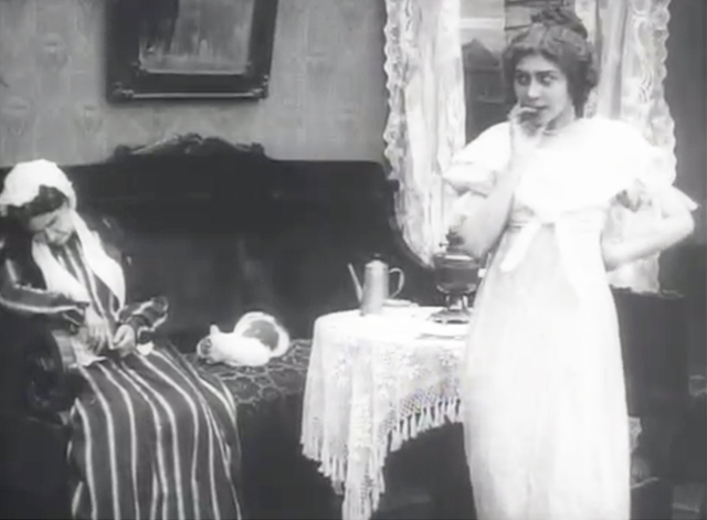Domik v Kolomne (1913) - Cinema Cats
